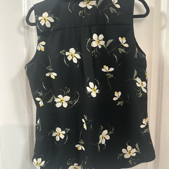 Ricki’s Sleeveless Print Top - Picture 5 of 5